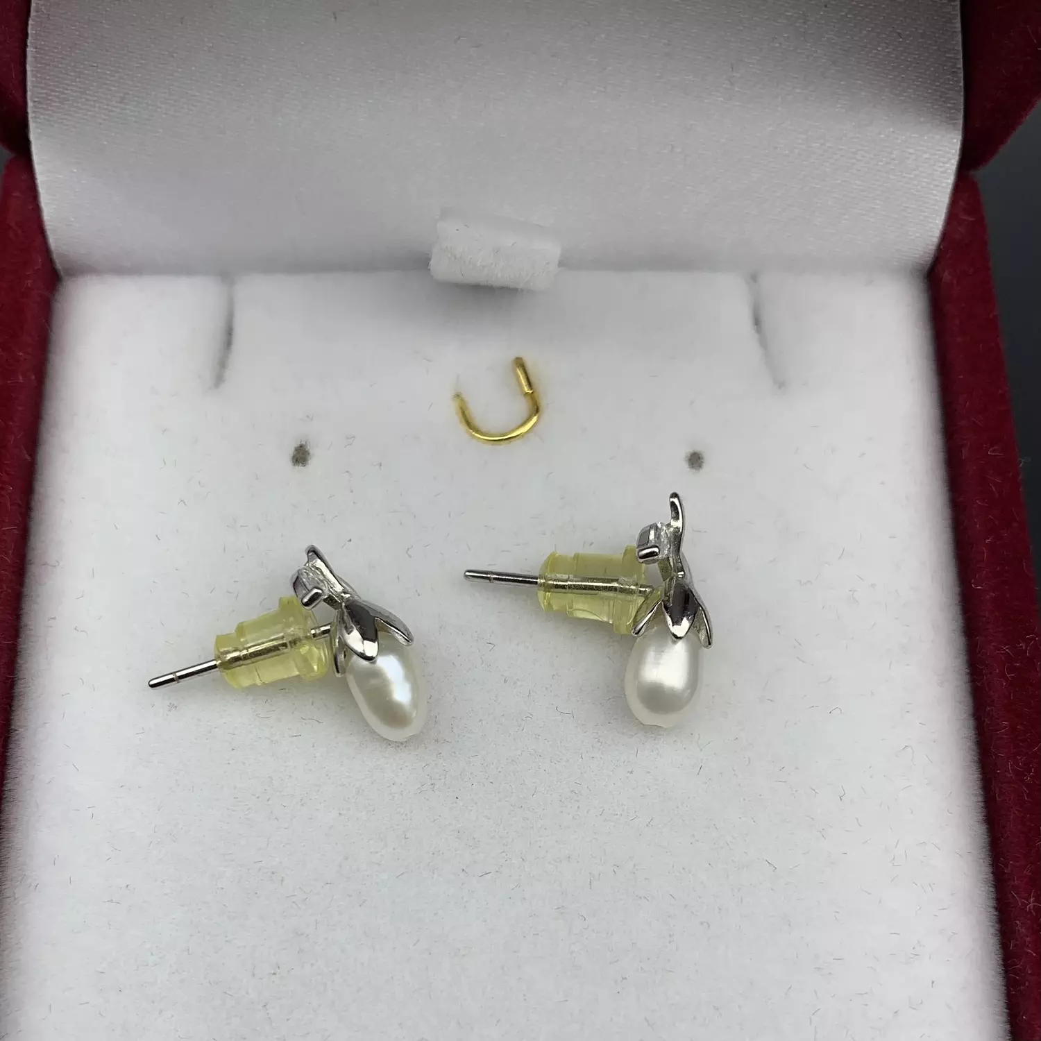 Pearl earring hover image