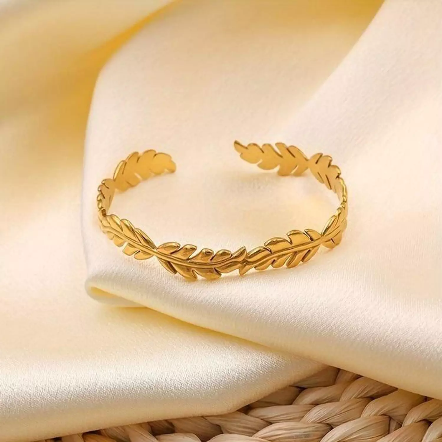 Leaves Open Bracelet image