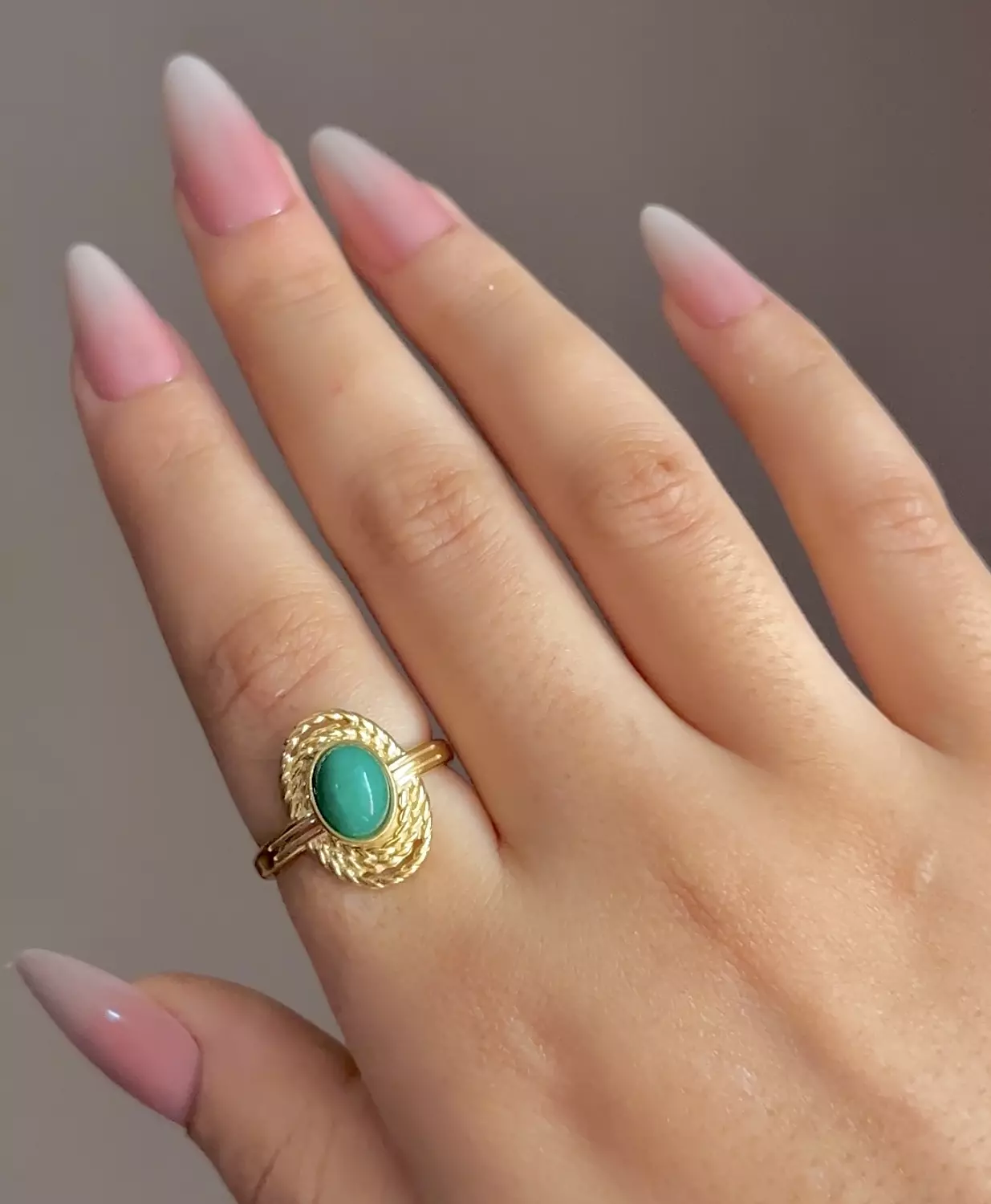 Green gemstone ring image