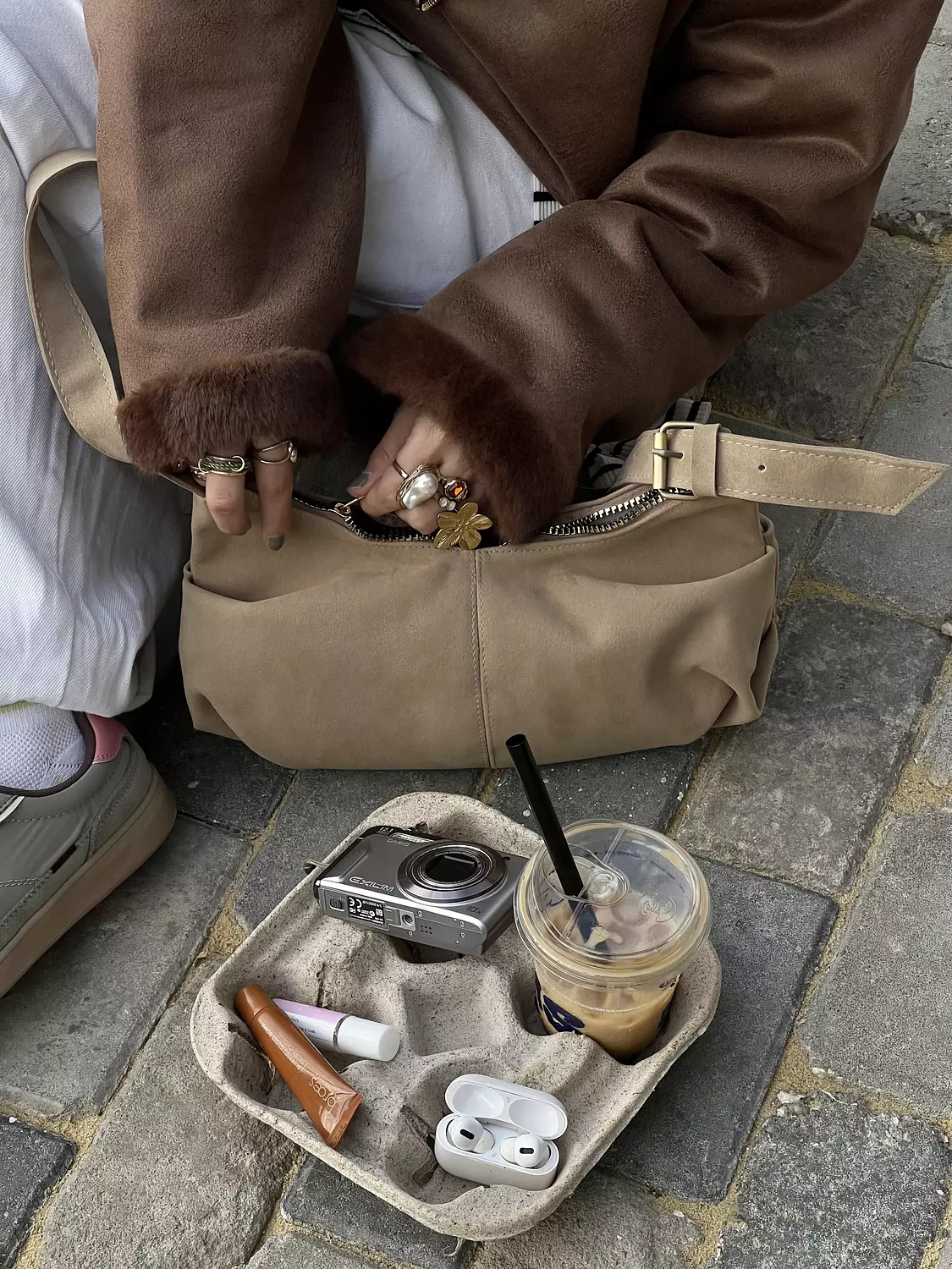 Evelina handbag - beige  1