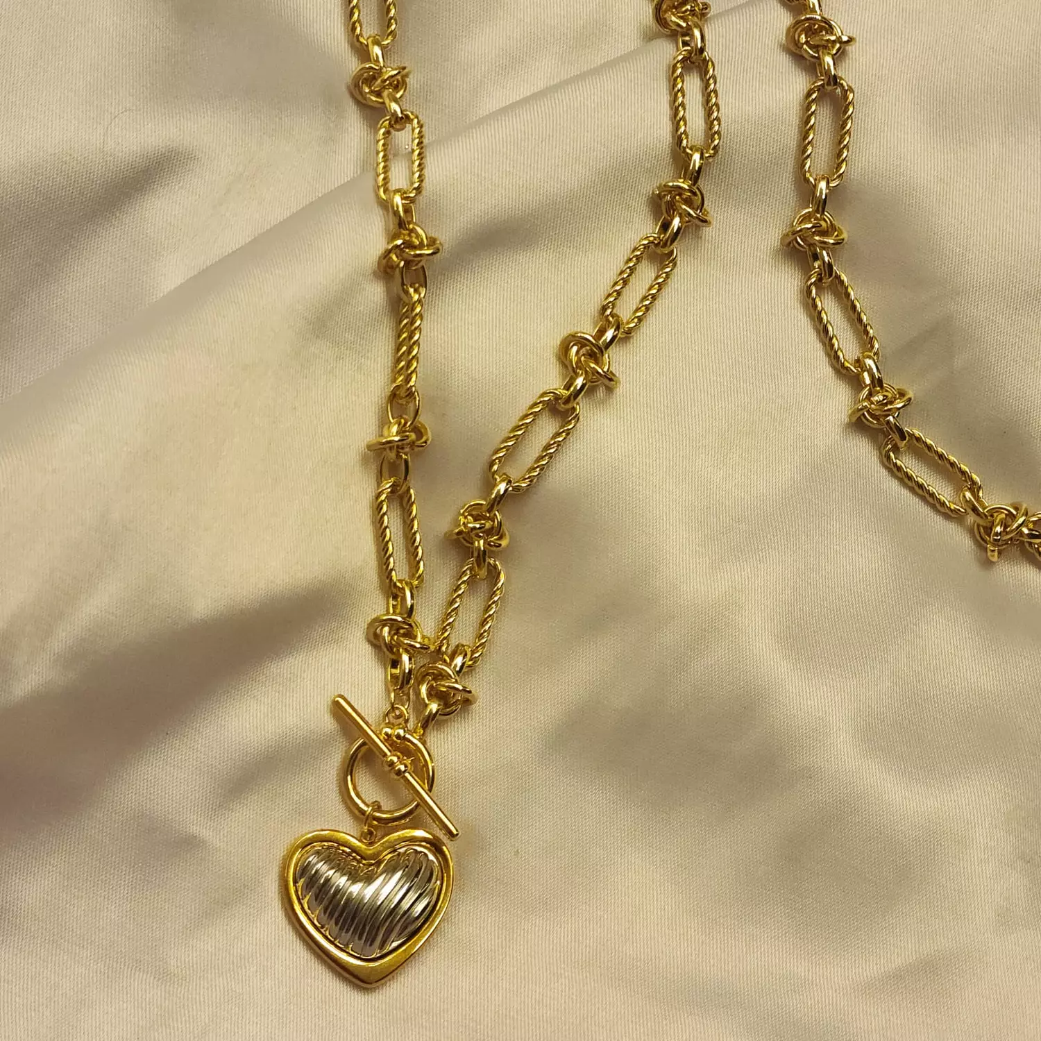 Velvet chain 1