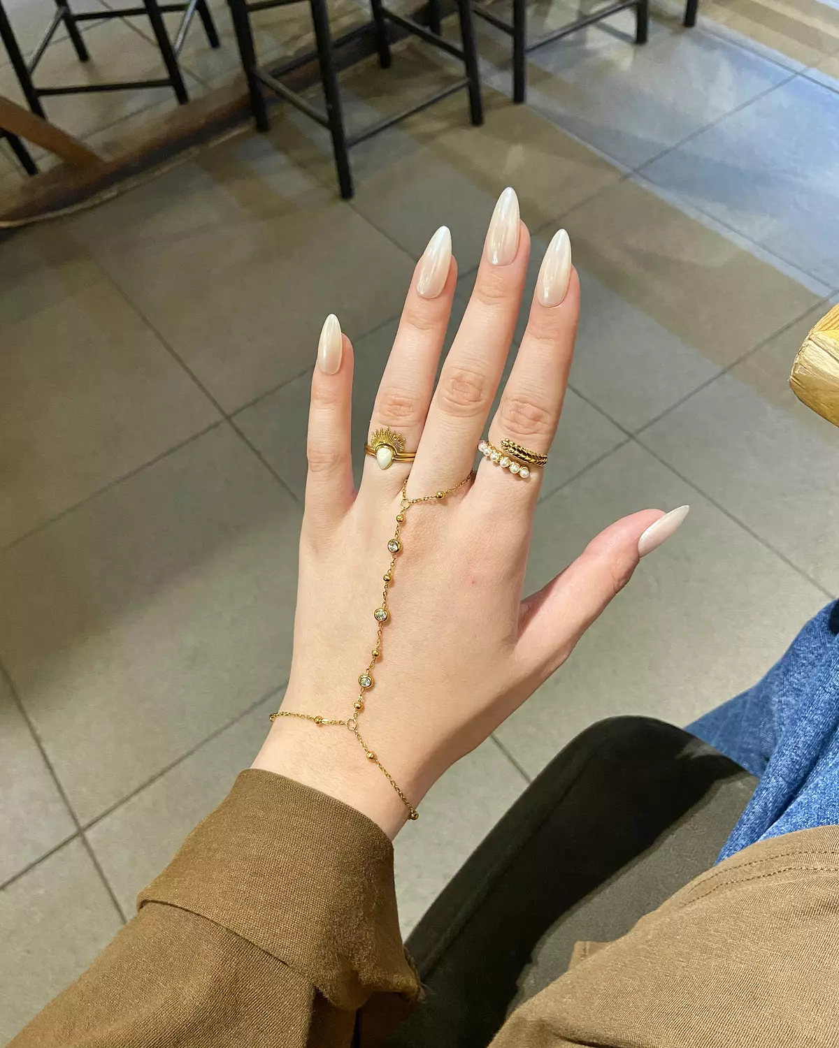 Stainless steel hand chain with crystal  image