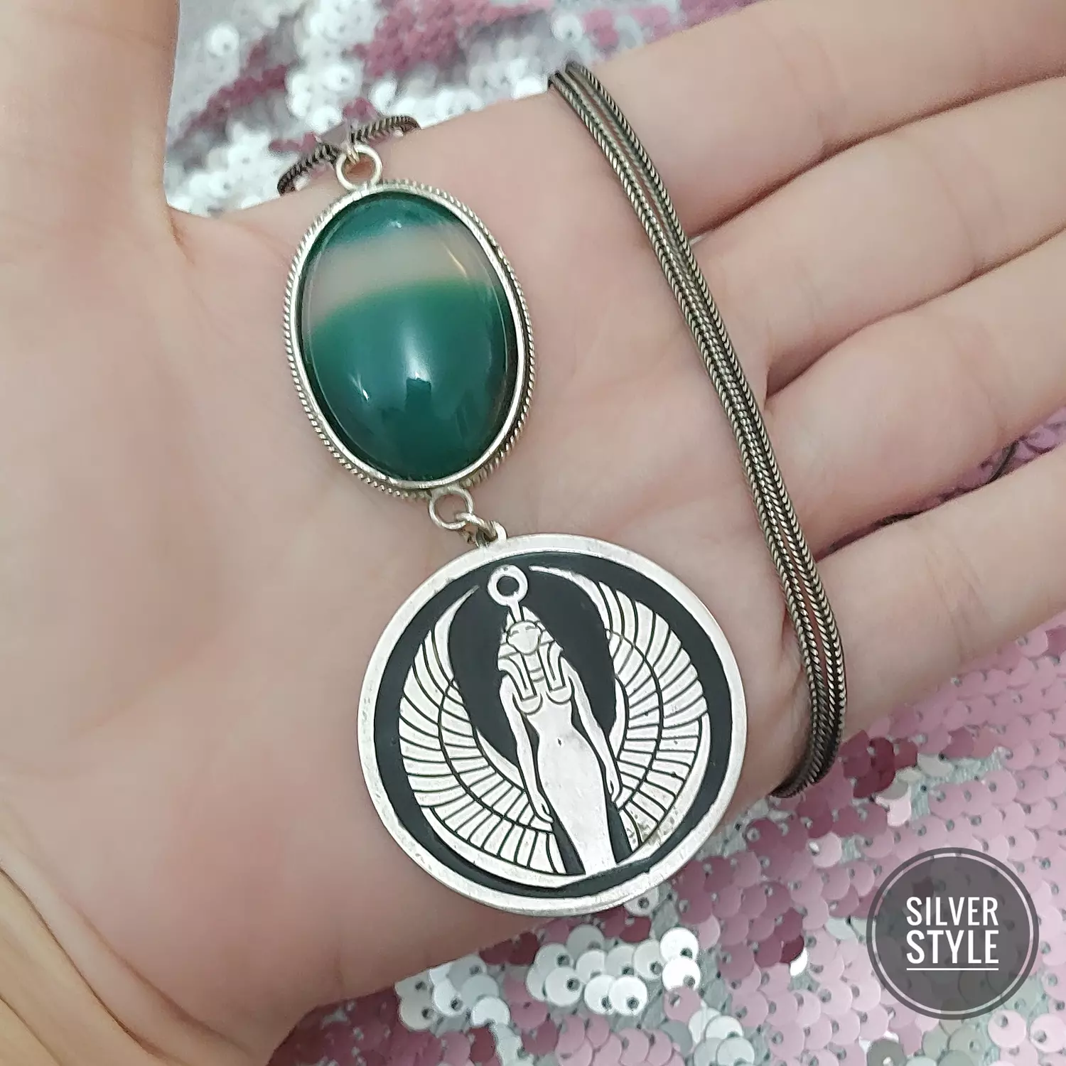 Natural royal green Agate  1
