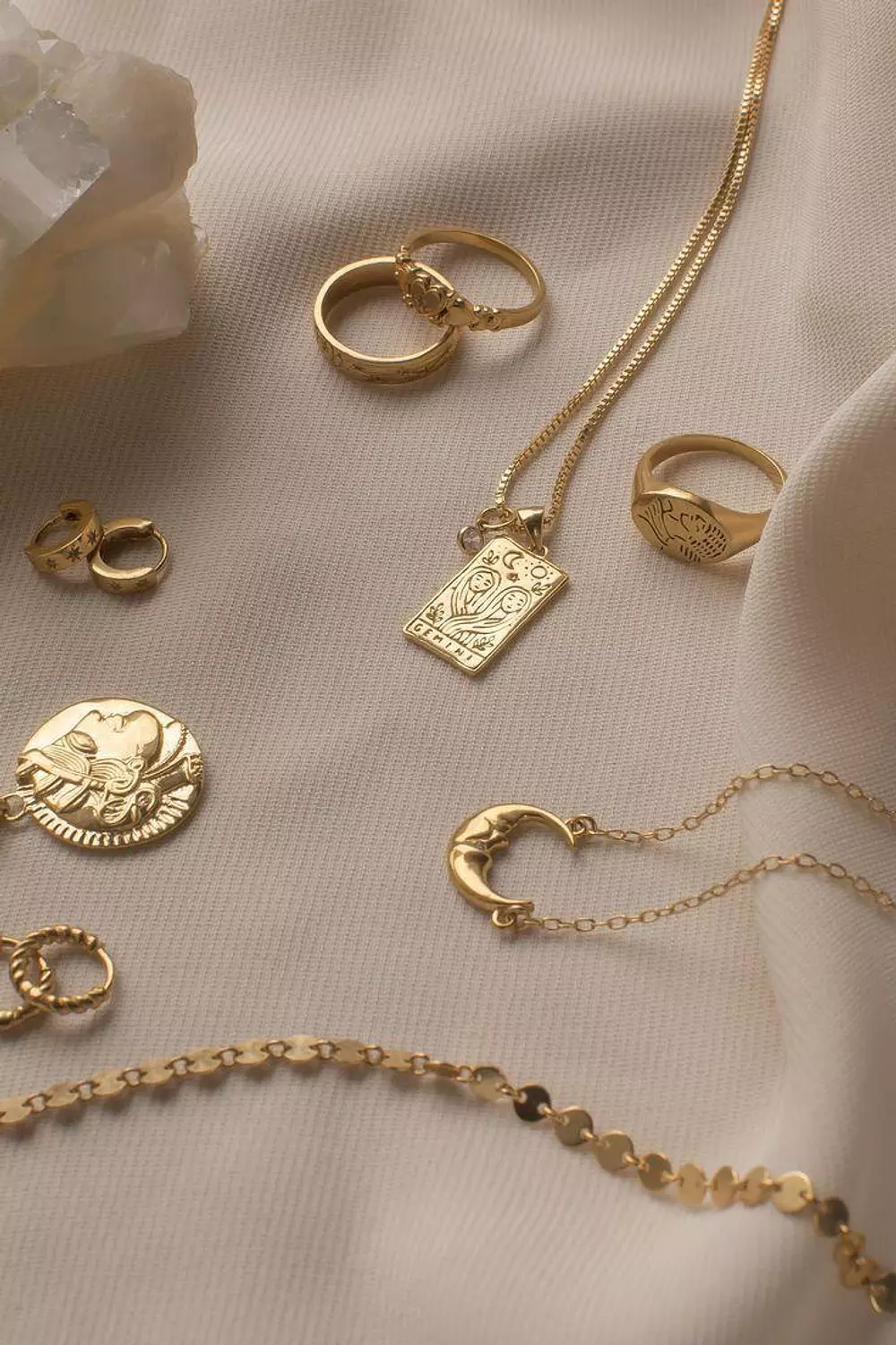 <h3 style="text-align: center">Accessories</h3>