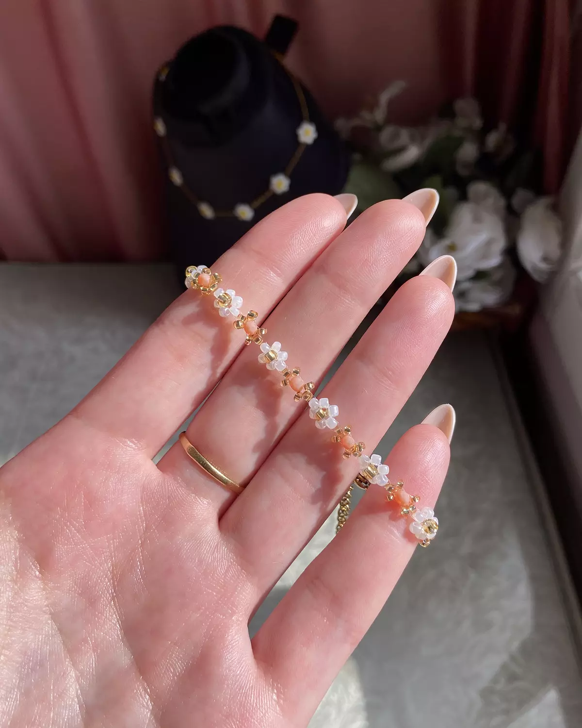 White flowers with nude Crystals✨ 2