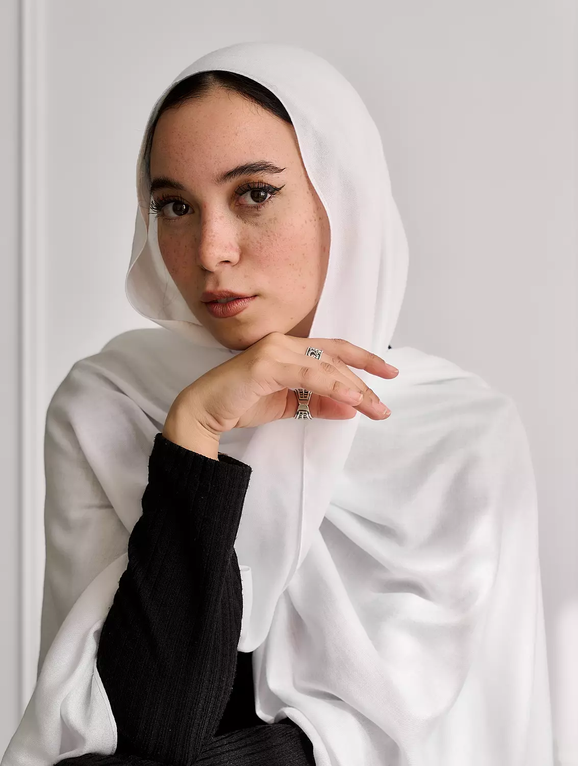 White - Modal hover image