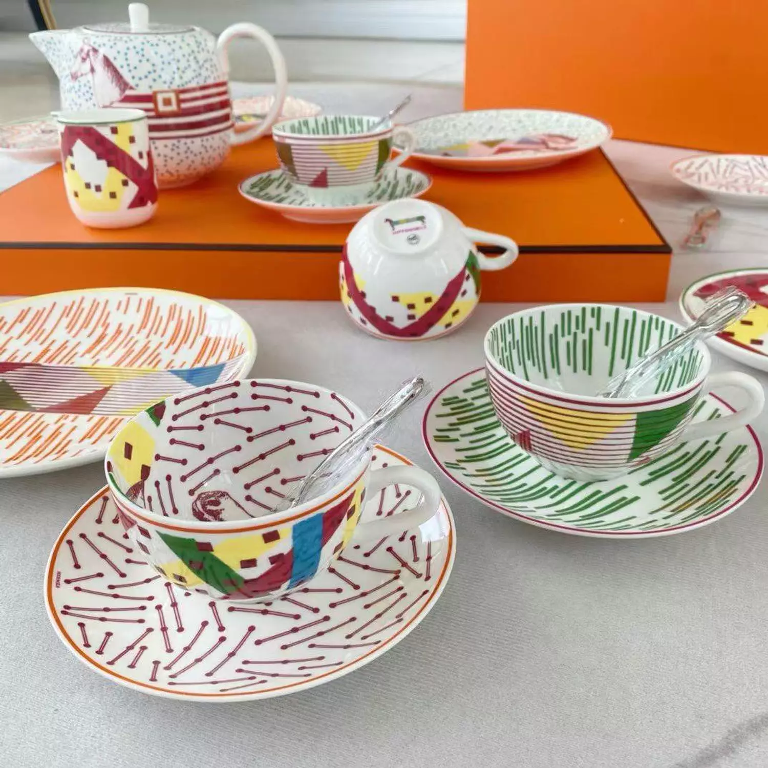 Hermès Hippomobile porcelain tea set 4