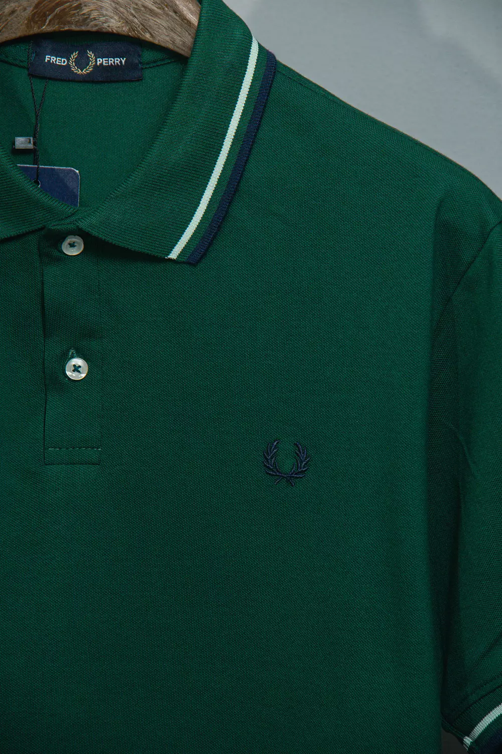FRED PERRY TSHIRT \ 2164 9