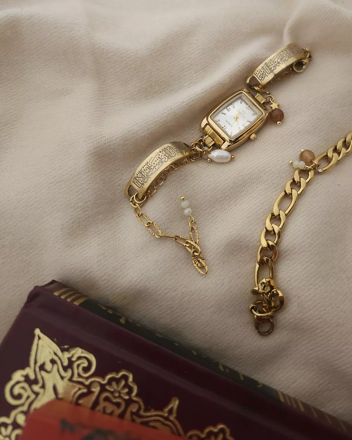 هَذَا الجَمَالُ الَّذي مَهما قَسَىٰ رَحِما/ساعة image