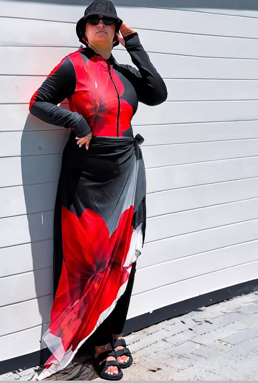 Noir Rouge burkini image