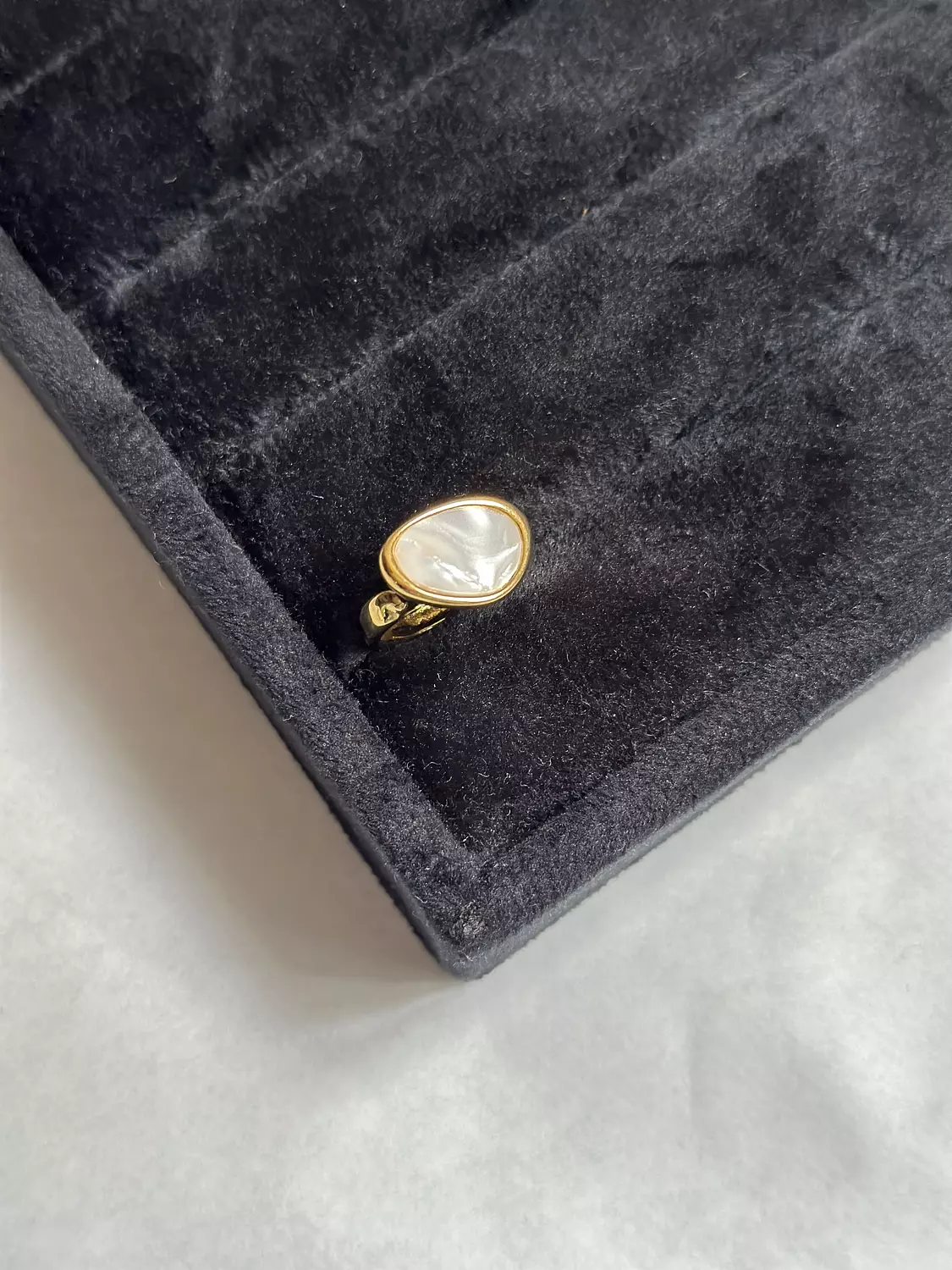 Bold Oval white stone Ring image