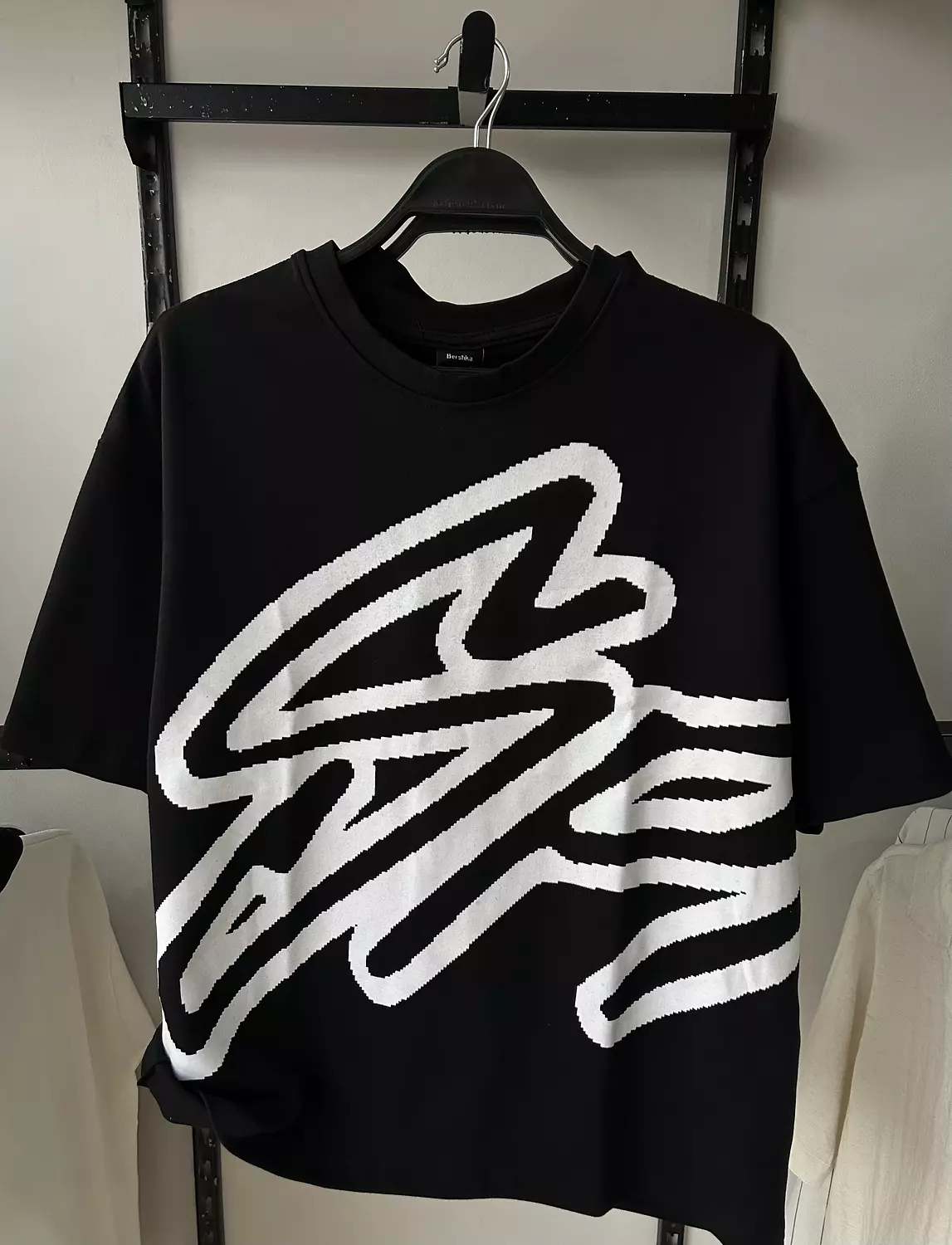 BERSHKA SHORT SLEEVE PRINT T-SHIRT  6
