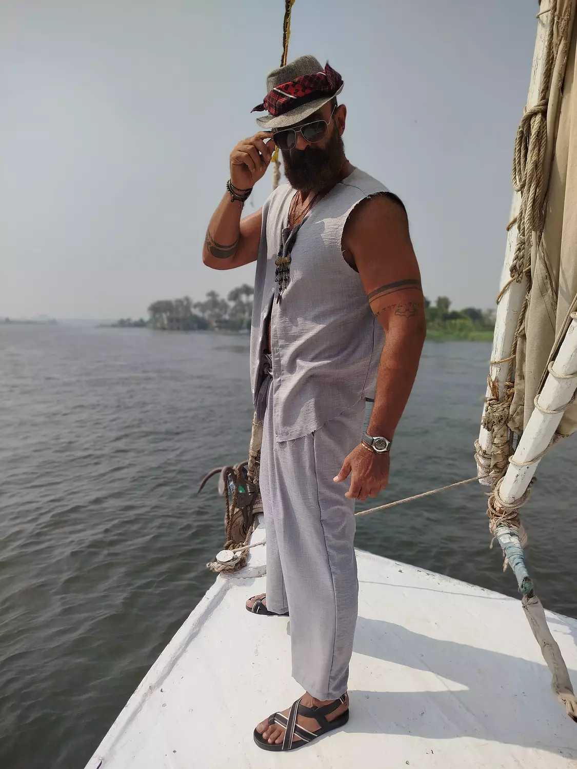 Wide-leg light grey linen pants 2