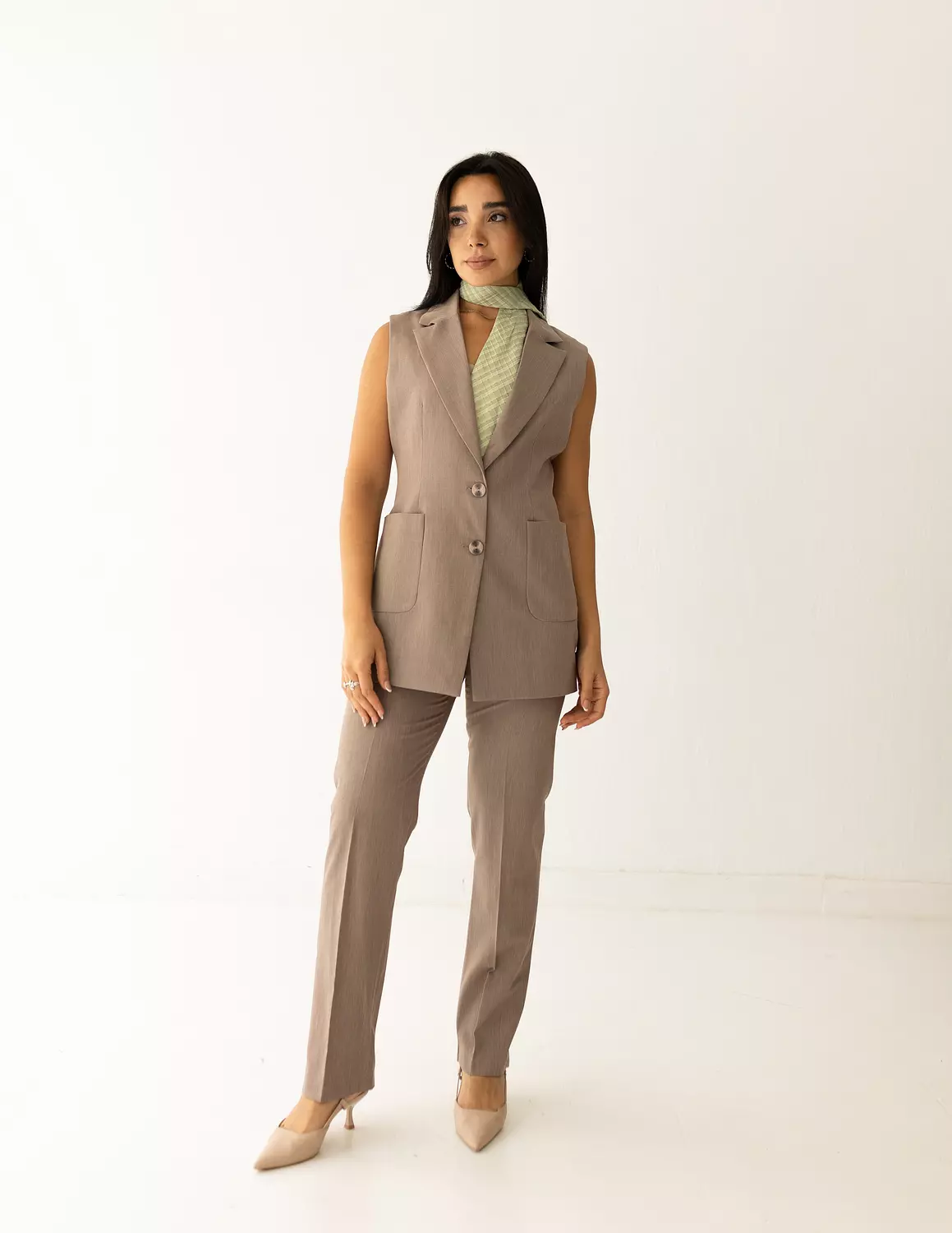Mocha Light long vest  image