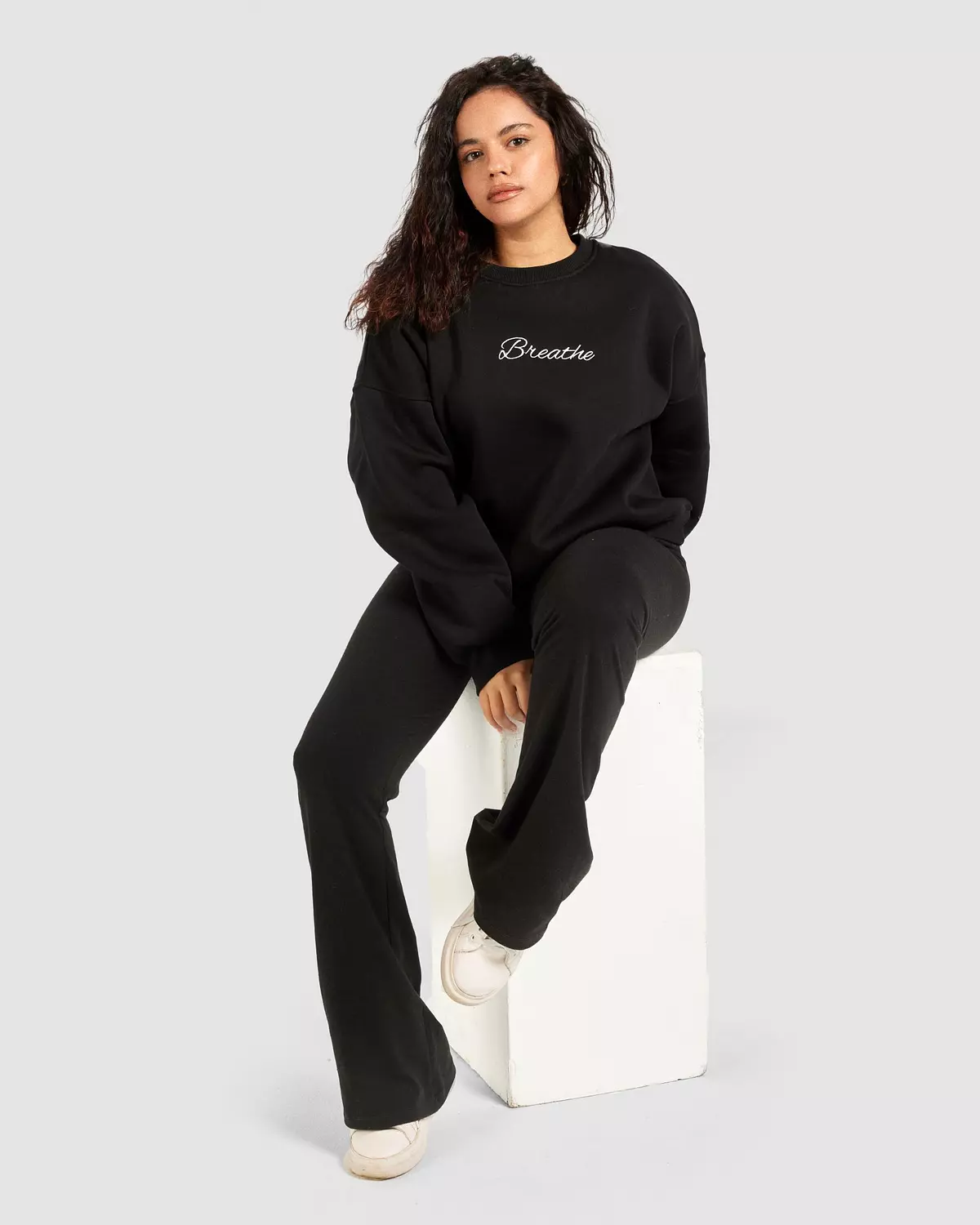 Cut it Sweatshirt in Black image
