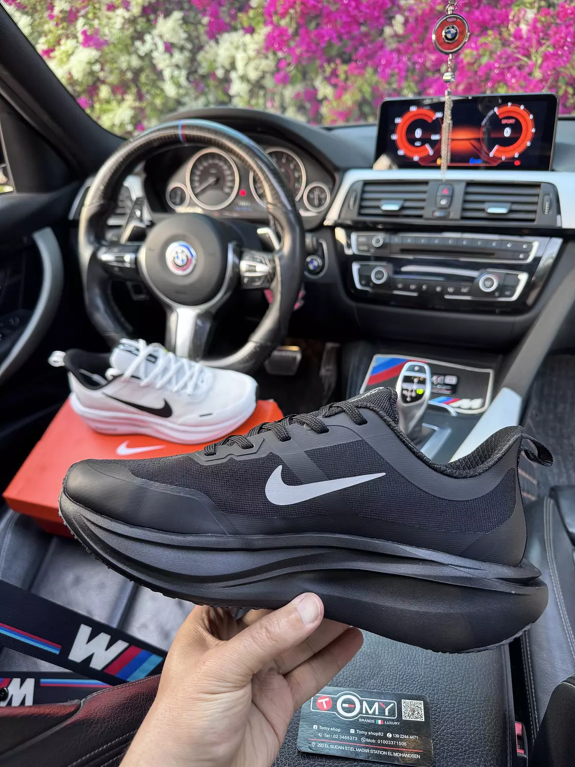 NIKE ZOOMX RUN hover image