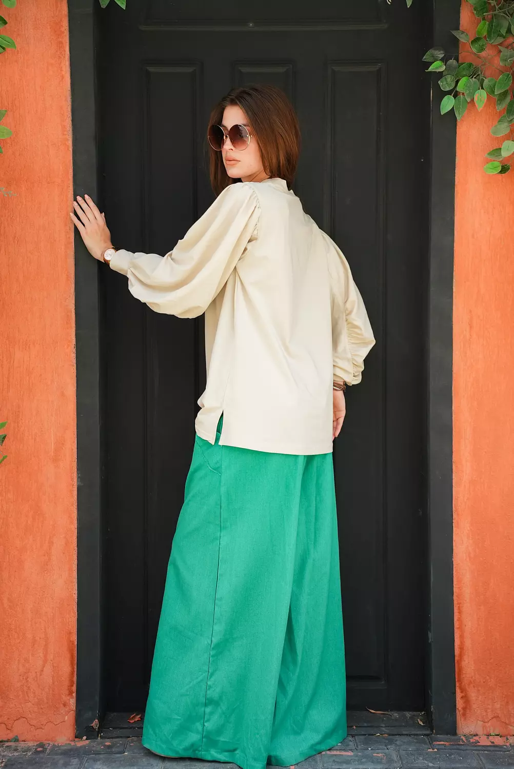 Puffy beige crepe top image