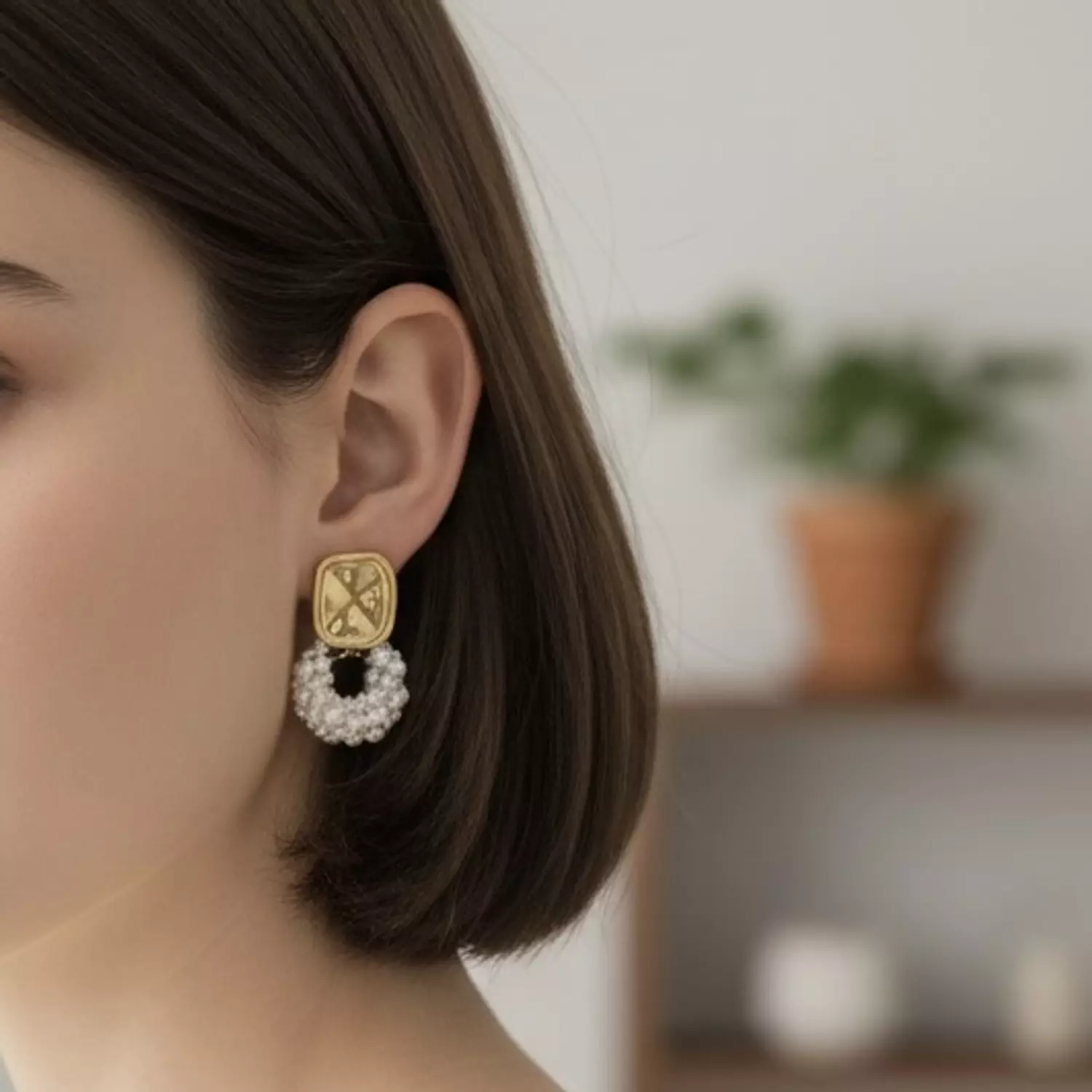 Helena Pearl Loop Earrings image