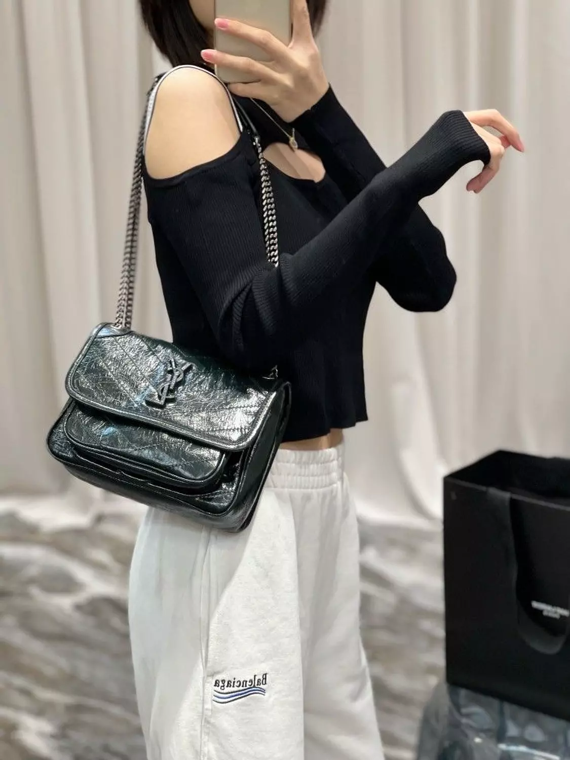 Saint Laurent Medium Niki Chain Bag 2