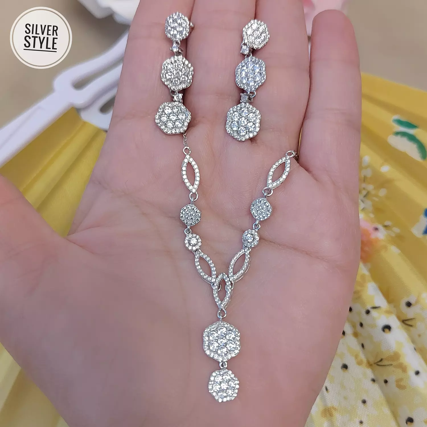 Elegant Necklace & Earrings  1