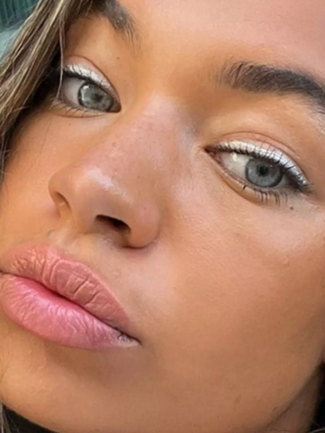 sweed SATIN EYELINER 2