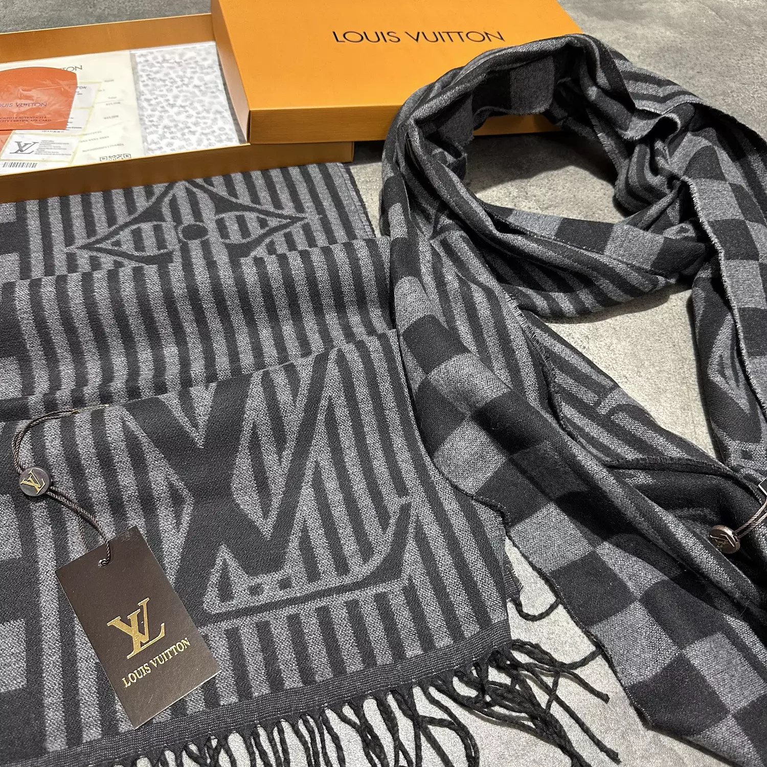 Louis Vuitton Scarf -782347 hover image