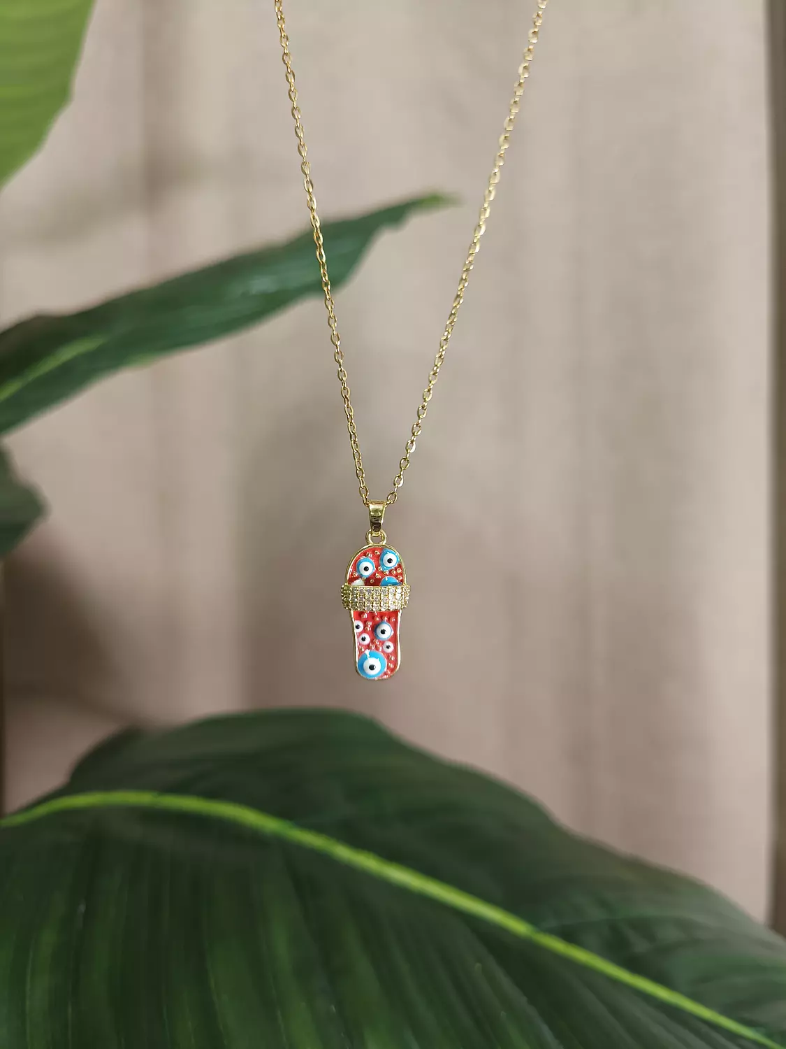 red slipper eyes image