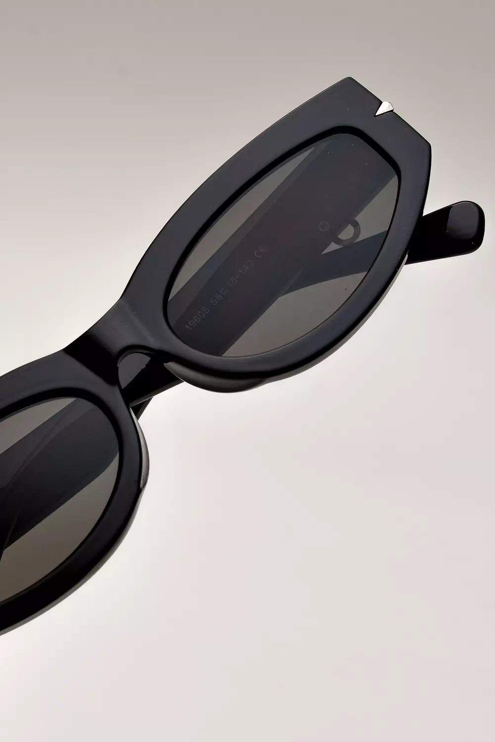 trendy sunglasses image