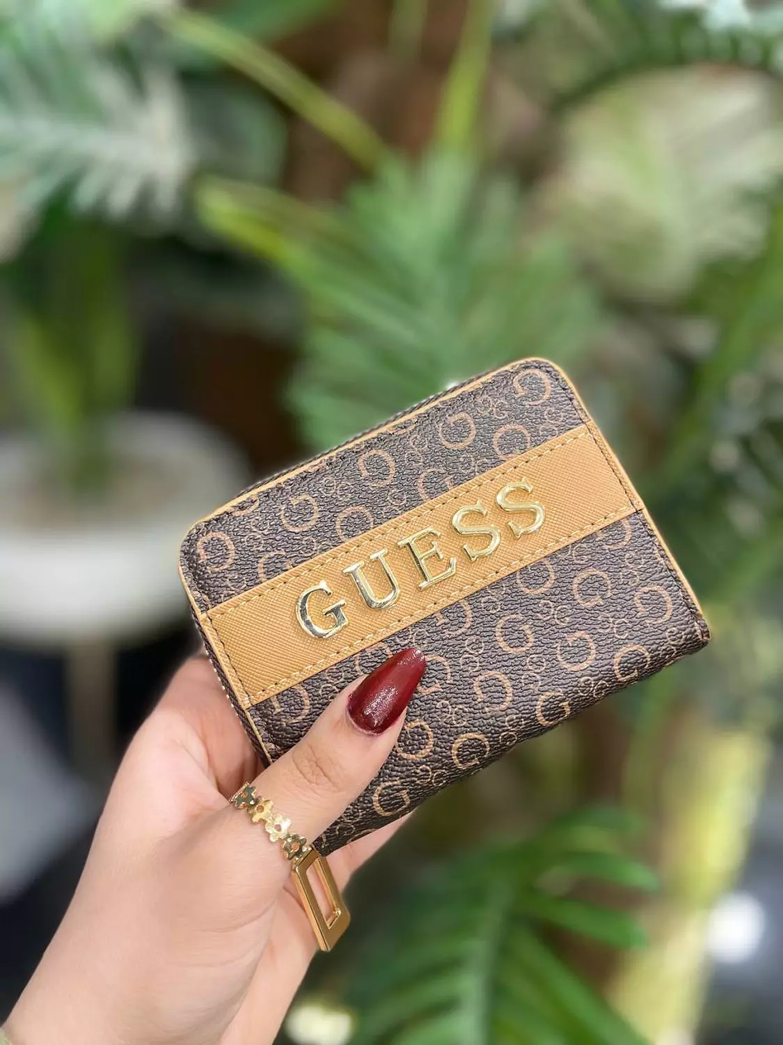 Guess wallets 4
