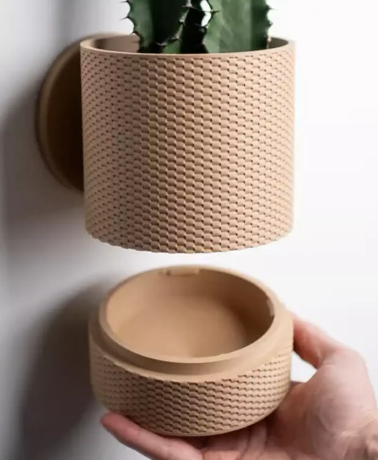 Straight Weave Planter hover image