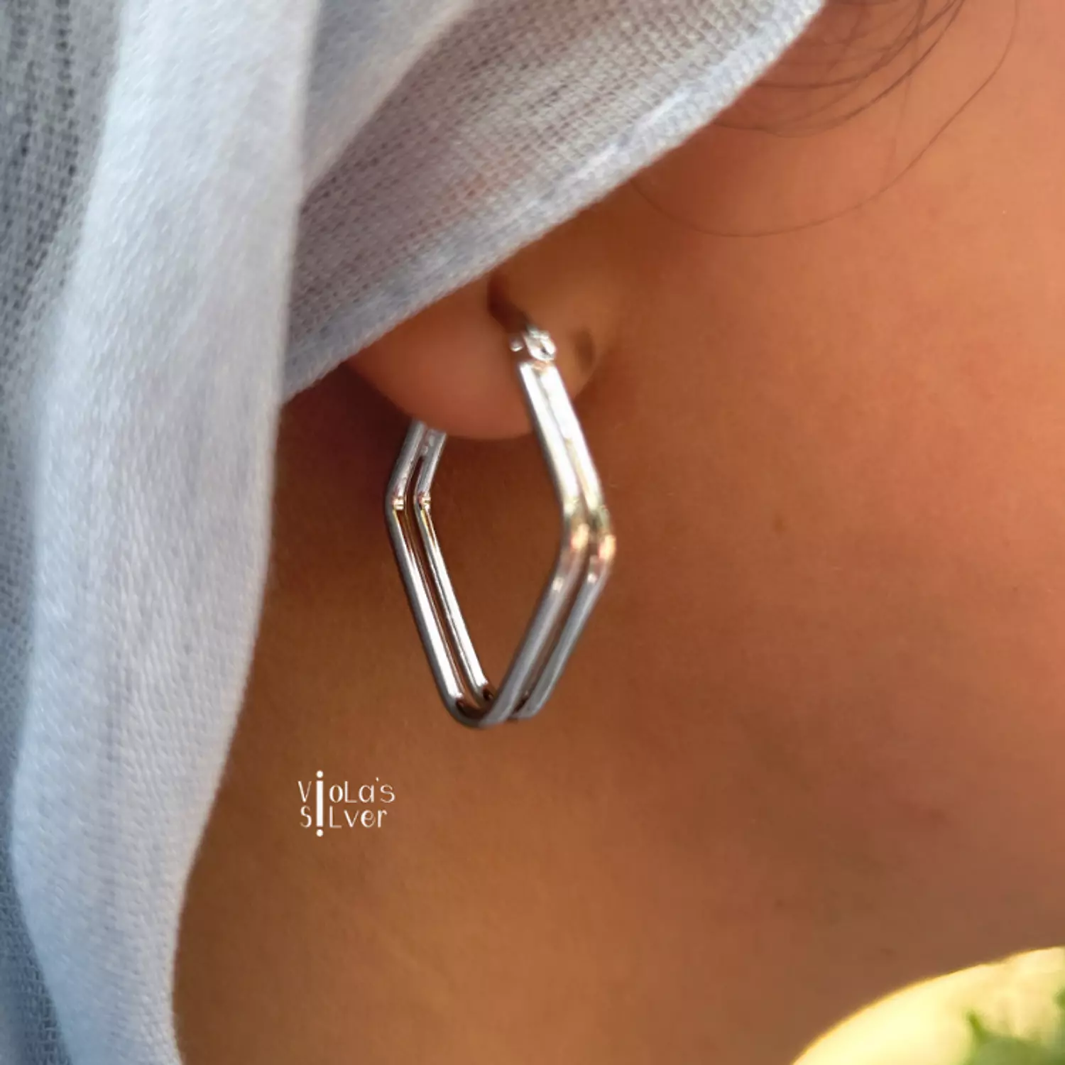 Silver rhombus ring image