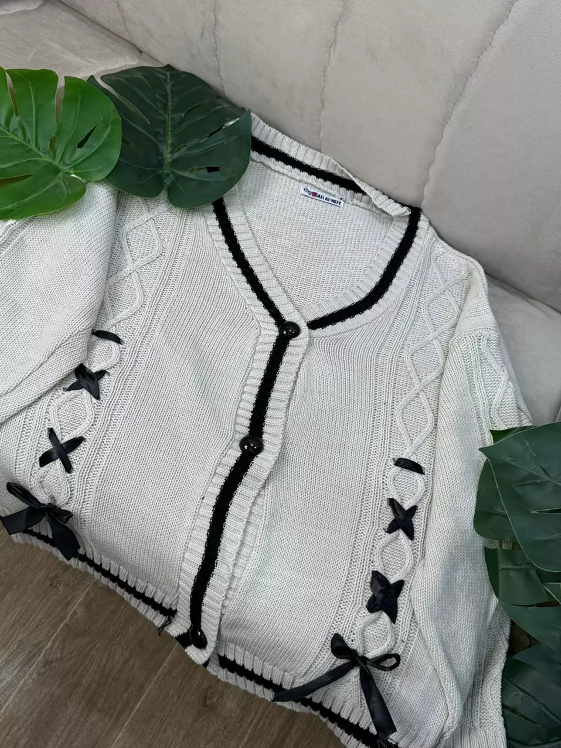 buttoned Wool Sweater  8