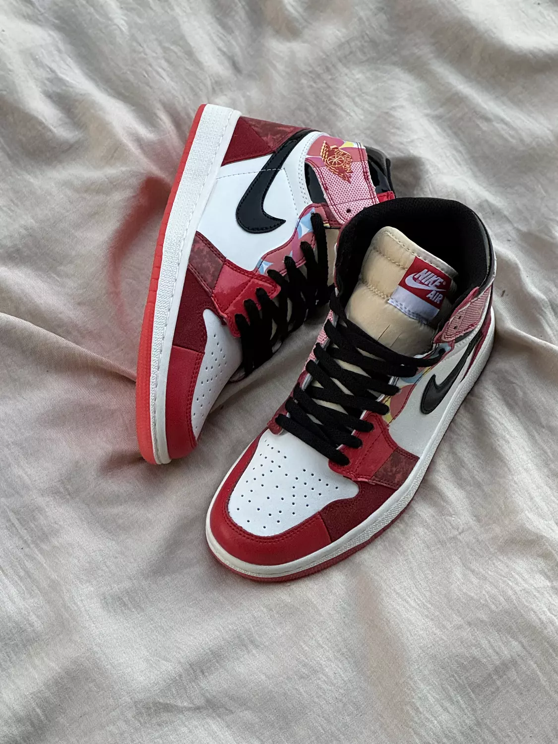 “Nike Air Jordan 1 “Spider-man image