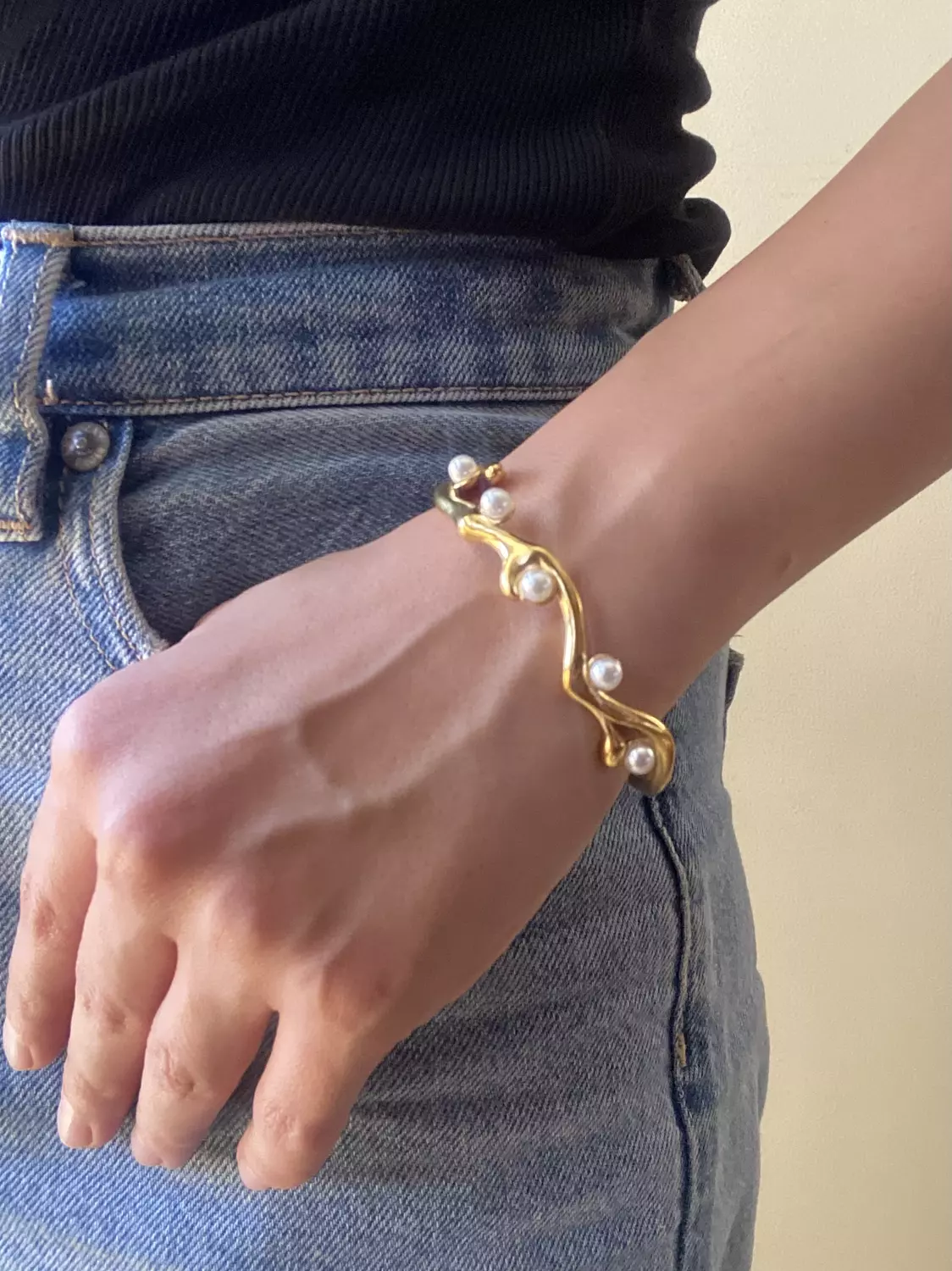 Pearly Bangle 1