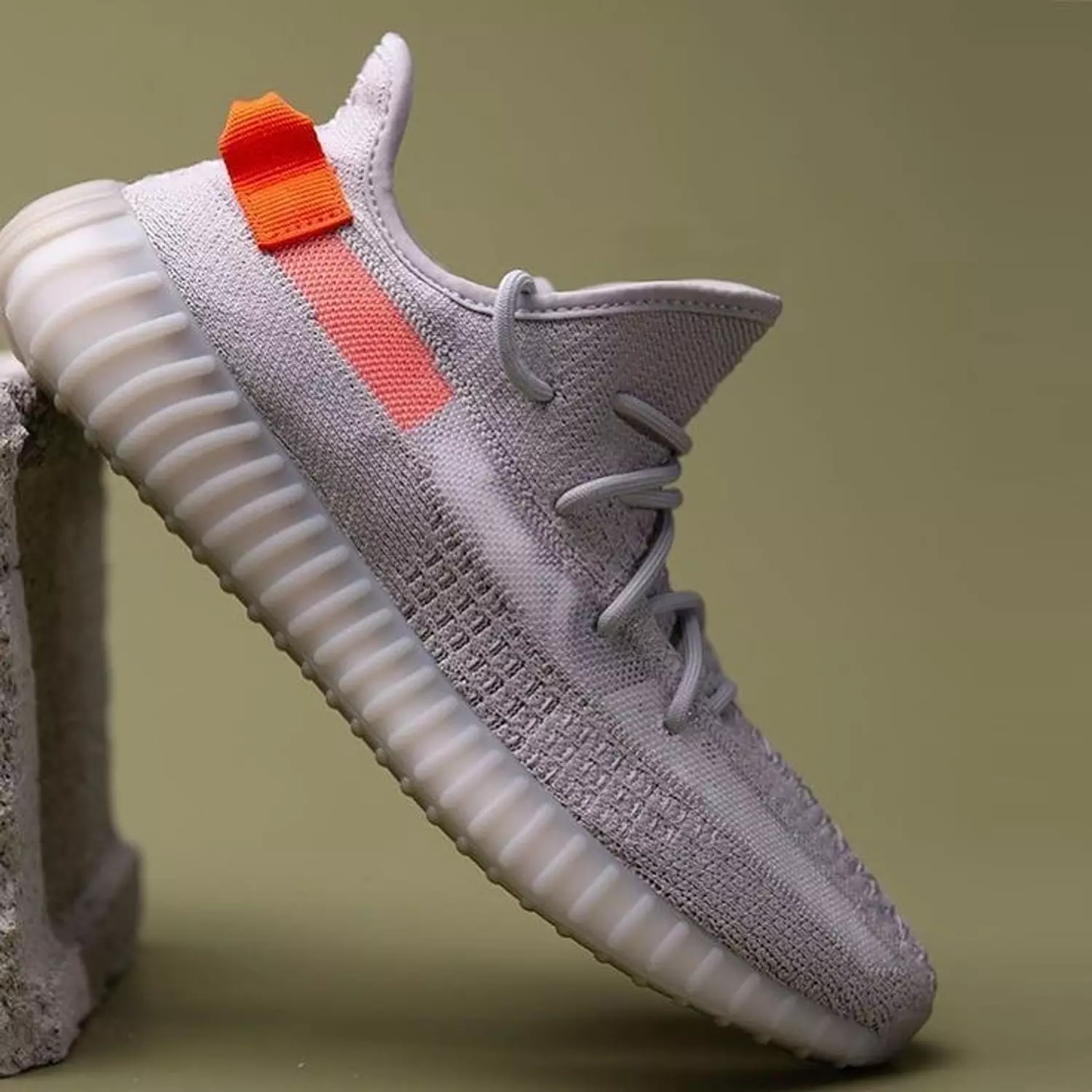 Adidas Yeezy boost 350 v2 Tail light  7