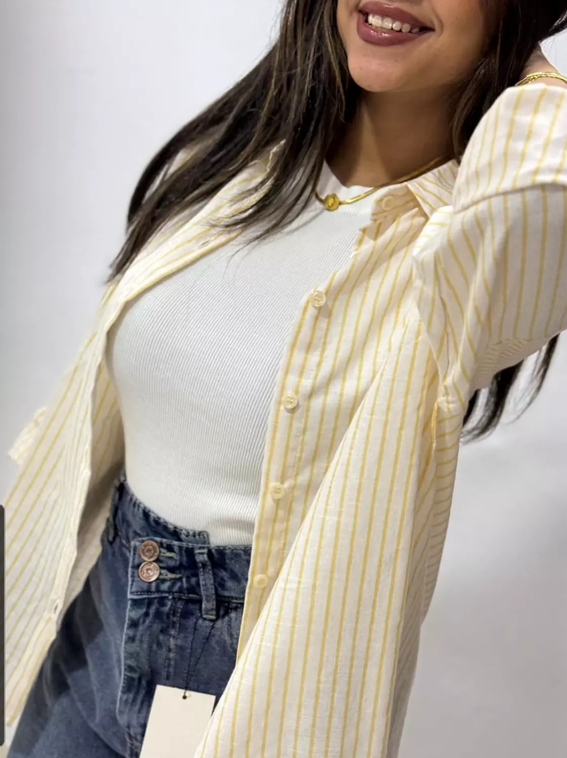 <p style="text-align: start"><span style="color: rgb(0, 0, 0)"><strong>Striped Linen Shirt</strong></span></p>
