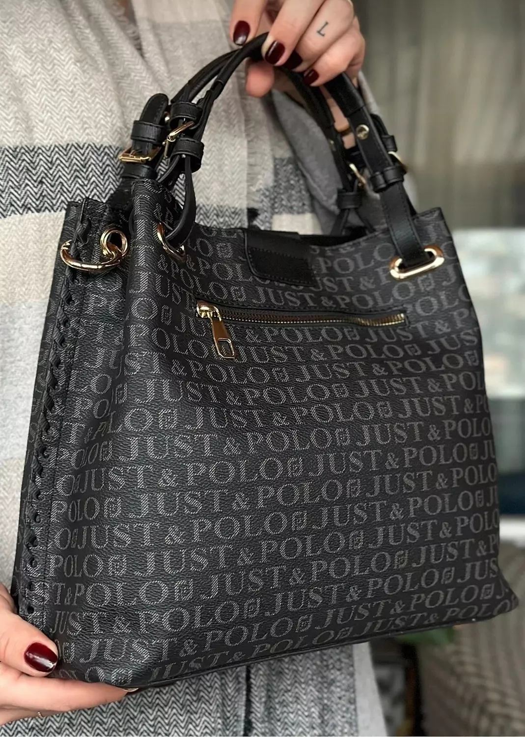 Elegant black Tote by just&polo hover image