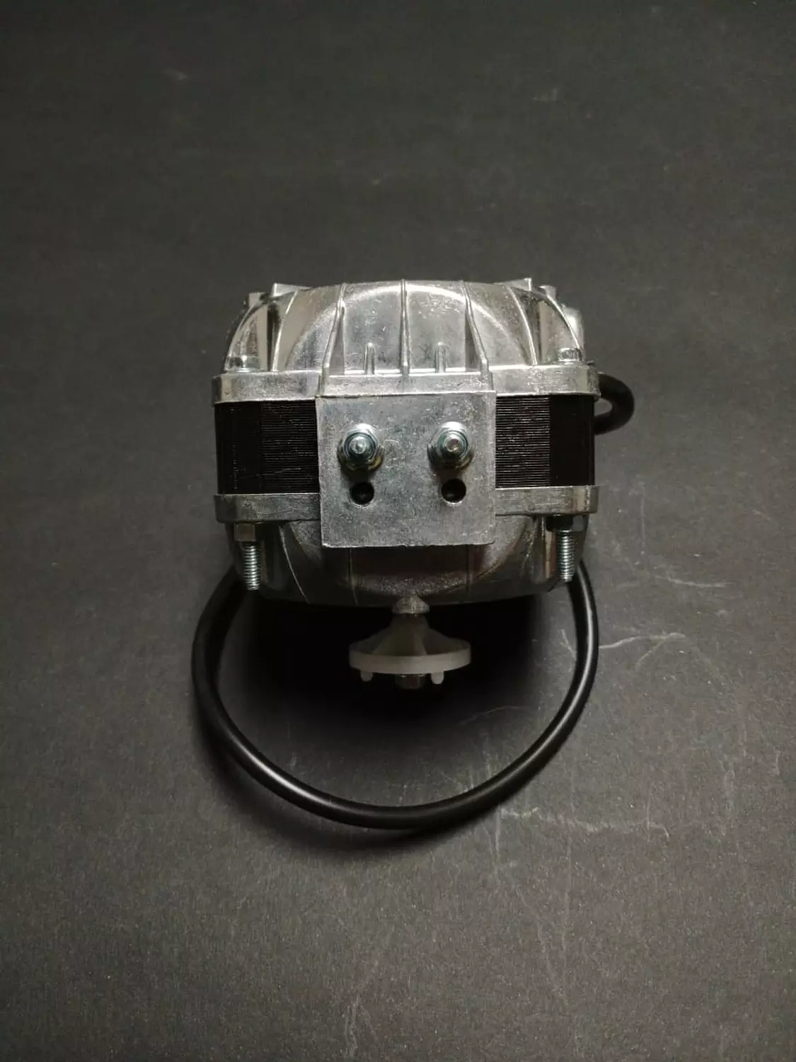  Fan Motor 10 Watt - مروحة ١٠ وات بالقاعدة و الريشة hover image