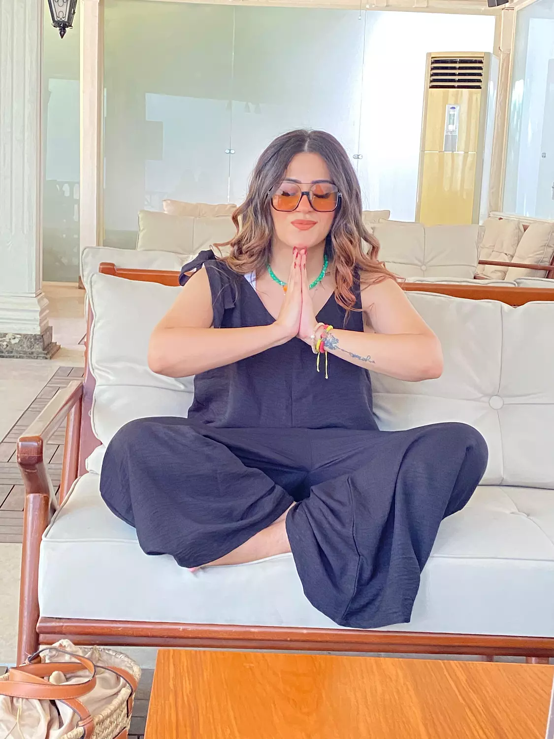 black over size linen jumpsuit image