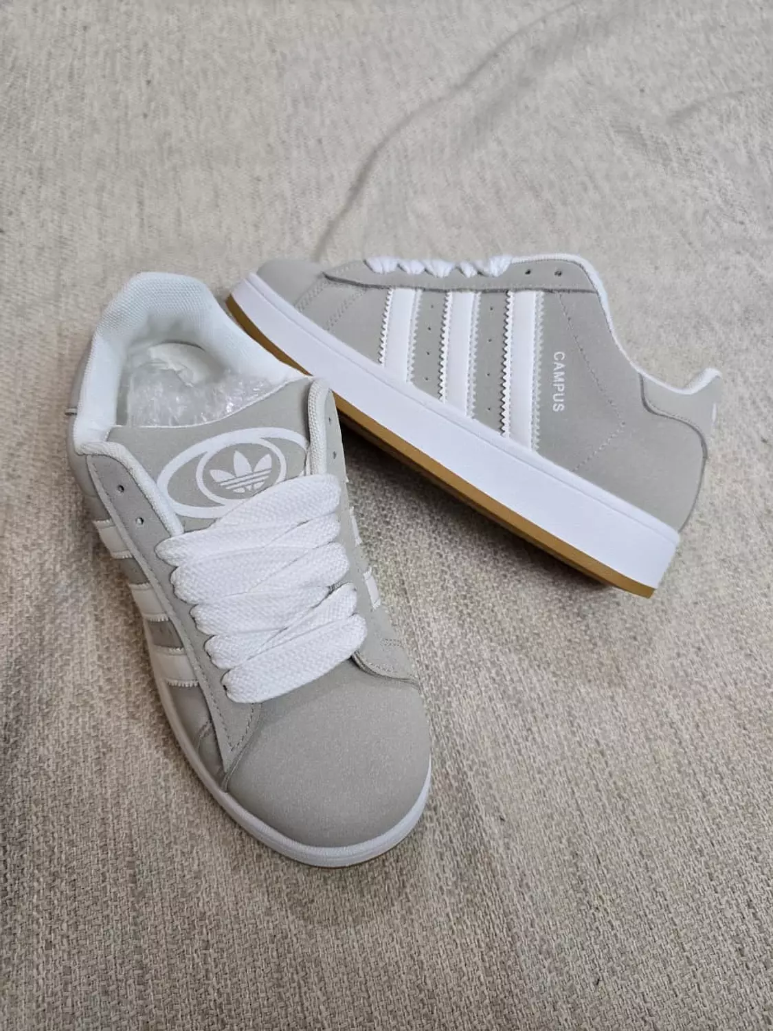 Campus 00s in Light Grey hover image