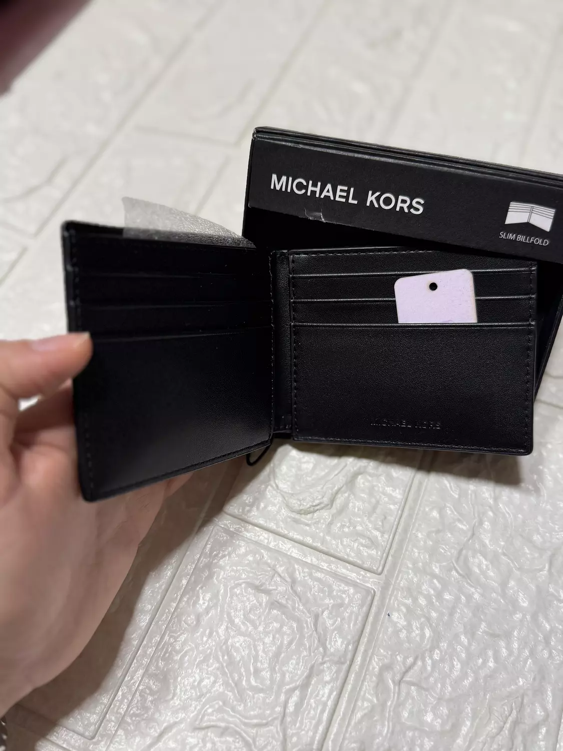 Michael Kors Men’s Slim Billfold Wallet – Black image
