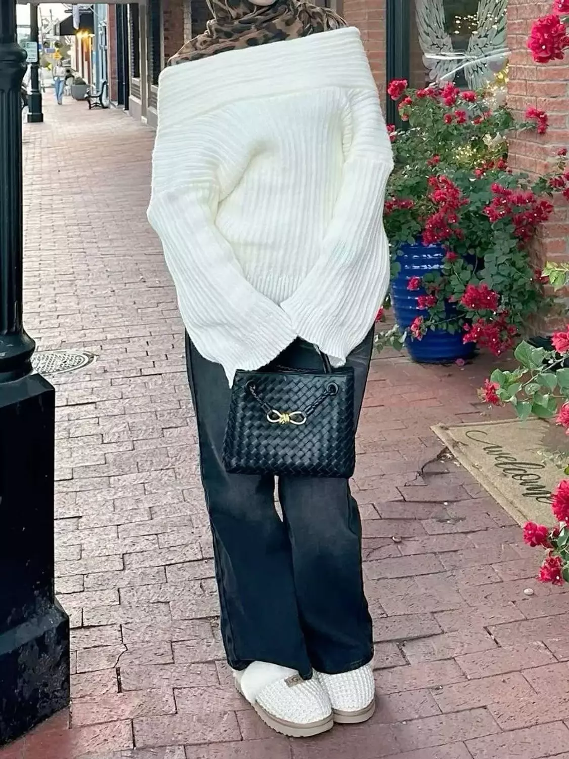 Offshoulder Pullover 4