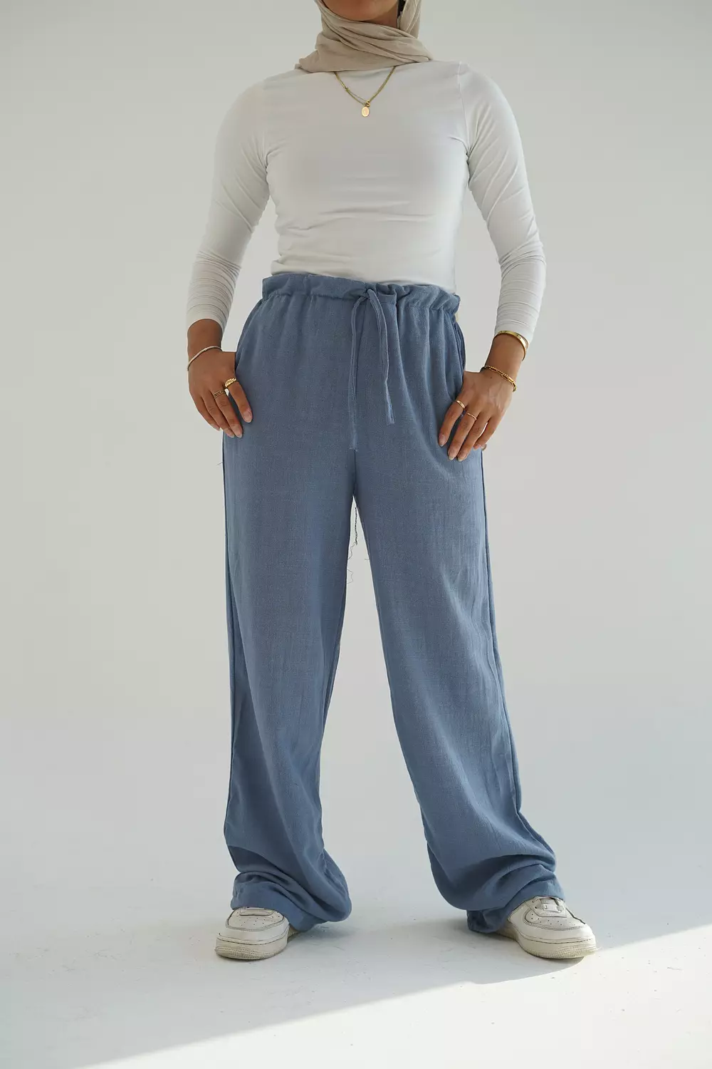 Blue linen trousers with waistband 1