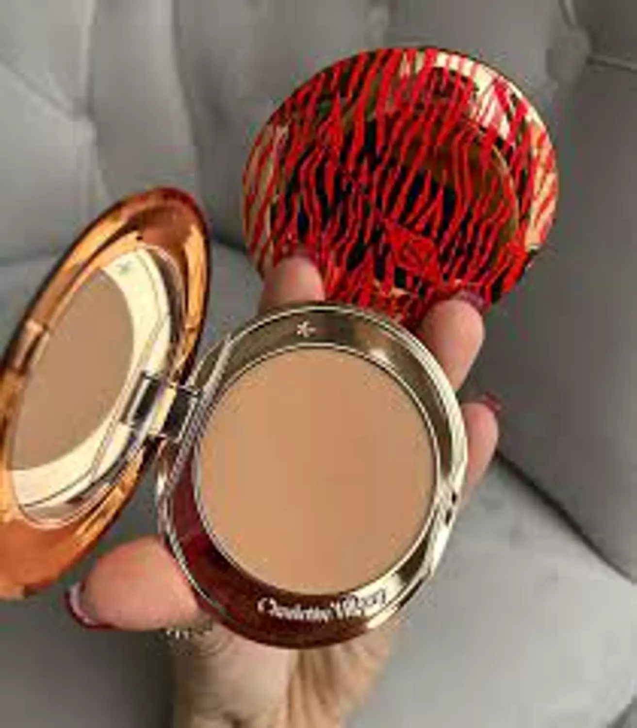 Charlotte Tilbury Airbrush Flawless Finish in 2 Medium 2