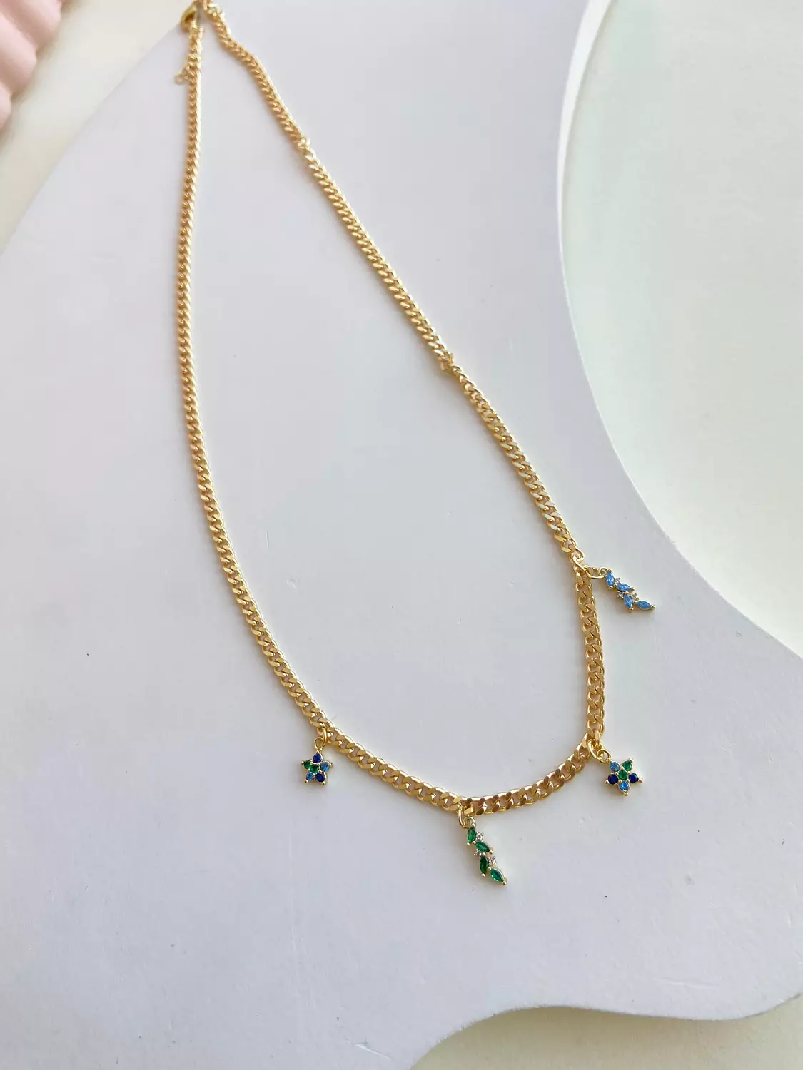 Green glow necklace  1