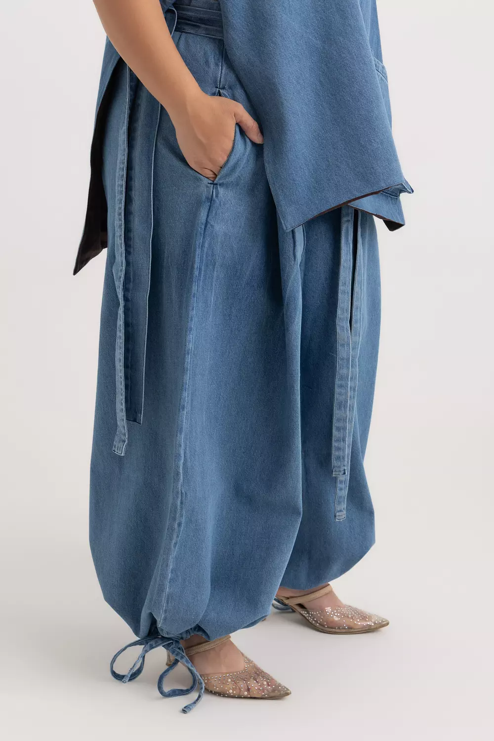 The Magic Denim Relaxed Pants 4