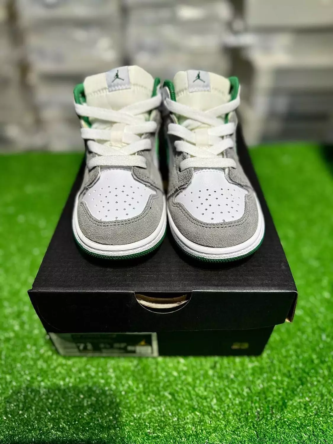Nike Air Jordan 1 Mid SE 3