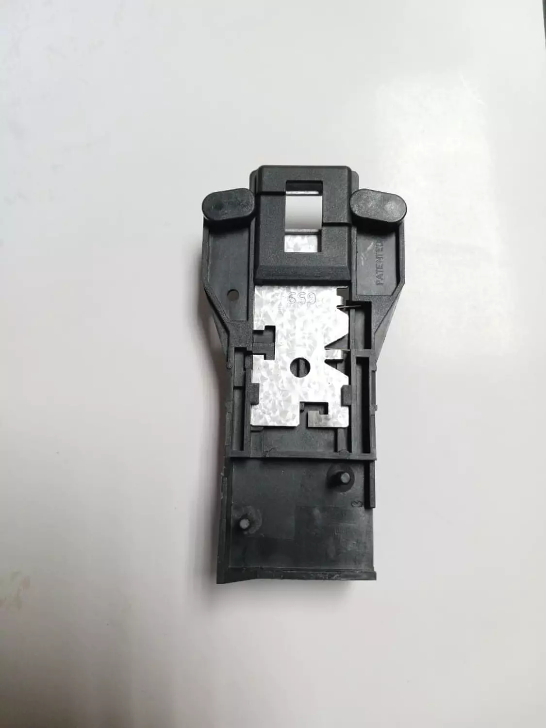 لوك زانوسي  hover image