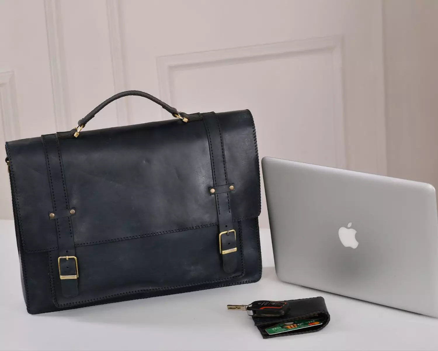 dark blue laptop bag image