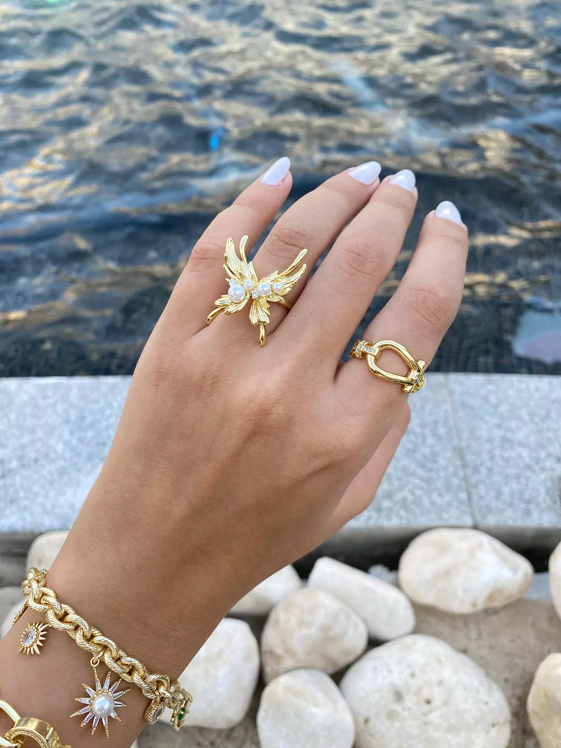 Butterflied ring image